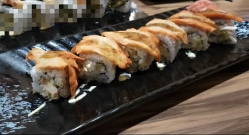 Cheesy kani tama maki